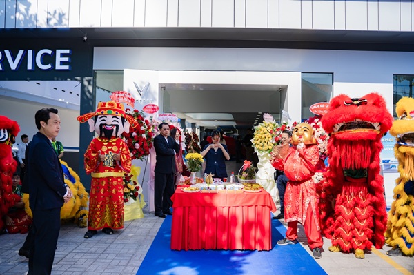 Đồng hành tổ chức buổi lễ Khai trương Showroom 3S VFXANH Thủ Đức