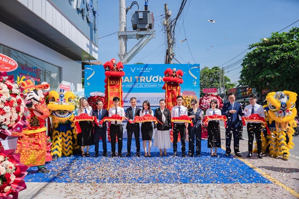 Đồng hành tổ chức buổi lễ Khai trương Showroom 3S VFXANH Thủ Đức