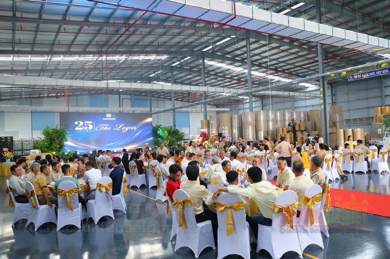 Toàn cảnh lễ kỷ niệm 25 năm thành lập Công ty Thuận Phát Hưng | Sài Gòn Light Event Toàn cảnh không gian tiệc kỷ niệm 25 năm thành lập Công ty Thuận Phát Hưng với sự tham dự của đông đảo khách mời, đối tác và cán bộ nhân viên. Chương trình được Sài Gòn Light Event đồng hành tổ chức, triển khai sân khấu, âm thanh, ánh sáng và vận hành sự kiện chuyên nghiệp.