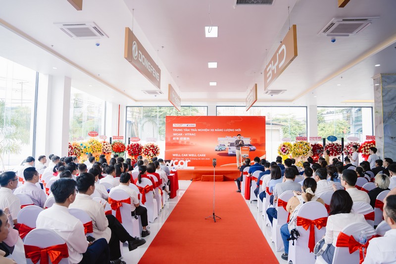 To&agrave;n cảnh Kh&ocirc;ng gian lễ khai trương Si&ecirc;u thị &Ocirc; t&ocirc; Điện WCAR Đồng Nai