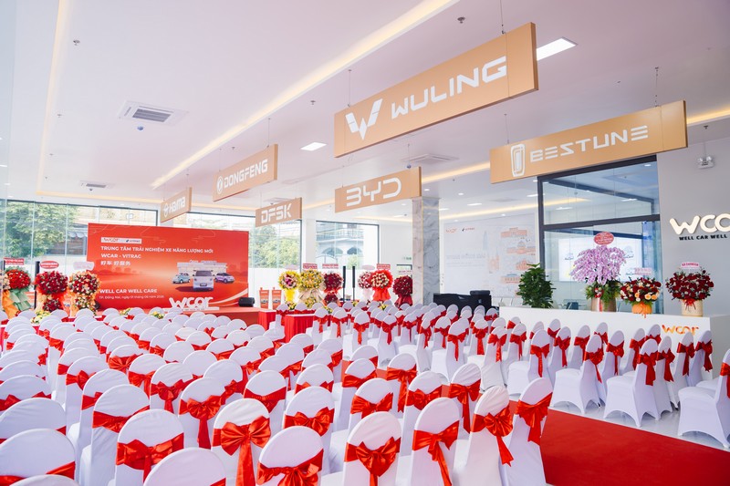 Kh&ocirc;ng gian s&acirc;n khấu lễ khai trương Trung t&acirc;m trải nghiệm xe năng lượng mới WCAR tại Đồng Nai do S&agrave;i G&ograve;n Light Event triển khai v&agrave; vận h&agrave;nh.