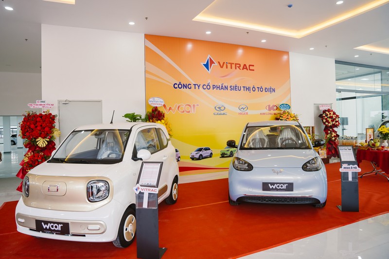 C&aacute;c mẫu xe điện được trưng b&agrave;y tại Trung t&acirc;m trải nghiệm xe năng lượng mới WCAR trong ng&agrave;y khai trương tại Đồng Nai với sự tham gia của đ&ocirc;ng đảo kh&aacute;ch mời v&agrave; đối t&aacute;c.