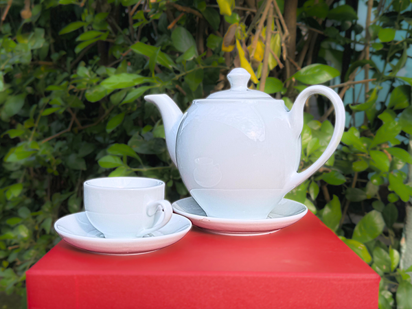 Cho Thuê Bộ Ấm Trà – Tách Trà Màu Trắng Sành Sứ Giá Tốt Tại TP.HCM Cho Thuê Bộ Ấm Trà – Tách Trà Màu Trắng Sành Sứ Giá Tốt Tại TP.HCM