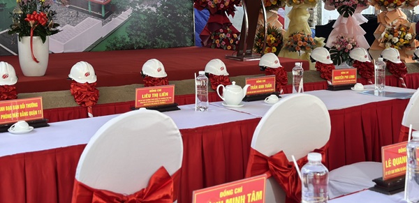 Cho Thuê Bộ Ấm Trà – Tách Trà Màu Trắng Sành Sứ Giá Tốt Tại TP.HCM Cho Thuê Bộ Ấm Trà – Tách Trà Màu Trắng Sành Sứ Giá Tốt Tại TP.HCM