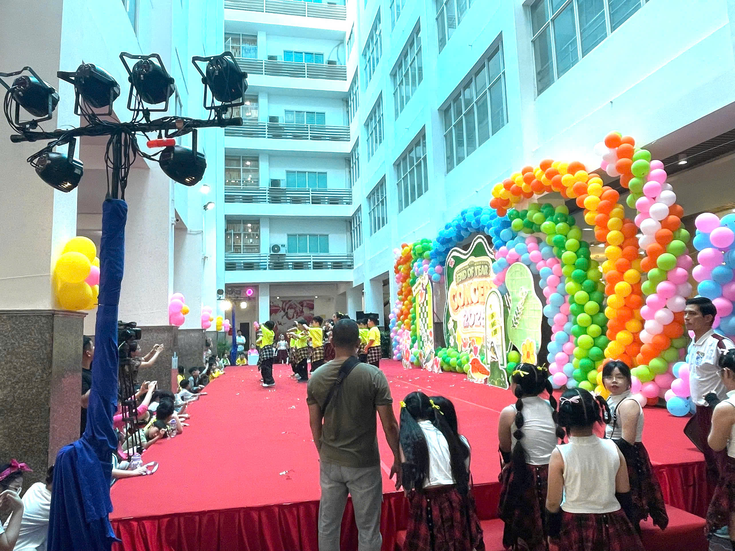 Thiết bị sự kiện trường T&acirc;y &Uacute;c WASS tại TP.HCM S&agrave;i G&ograve;n Light Event triển khai sự kiện trường quốc tế WASS Cho thu&ecirc; thiết bị lễ khai giảng trường quốc tế Setup s&acirc;n khấu sự kiện học đường chuy&ecirc;n nghiệp Thiết bị sự kiện trường học quy m&ocirc; lớn tại TP.HCM